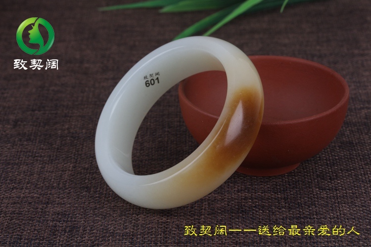 何以致契阔，绕腕双跳脱。你了解你的手镯么