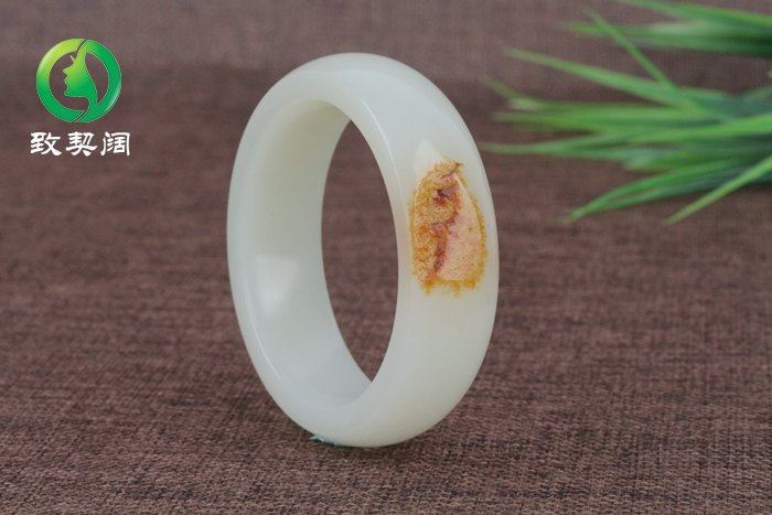 致契阔玉器教你如何选购和田玉籽料手镯